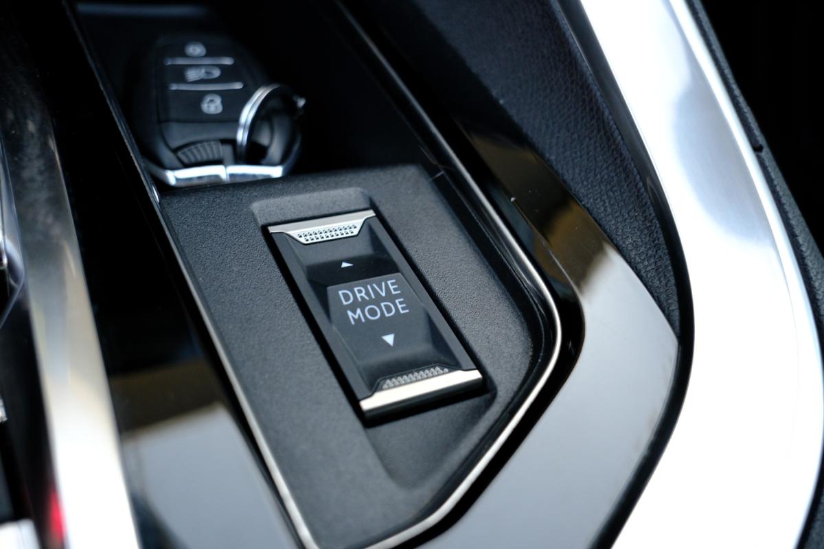 peugeot-5008-2021-gasolina-1199cc