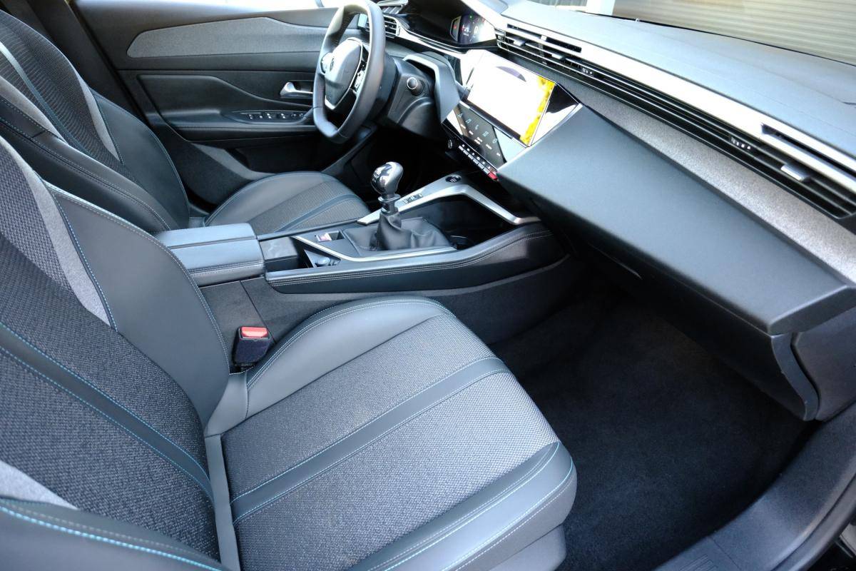 peugeot-308-2023-gasolina-1199cc