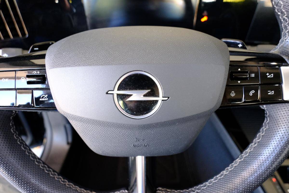 opel-astra-sport-tourer-2024-diesel-1499cc