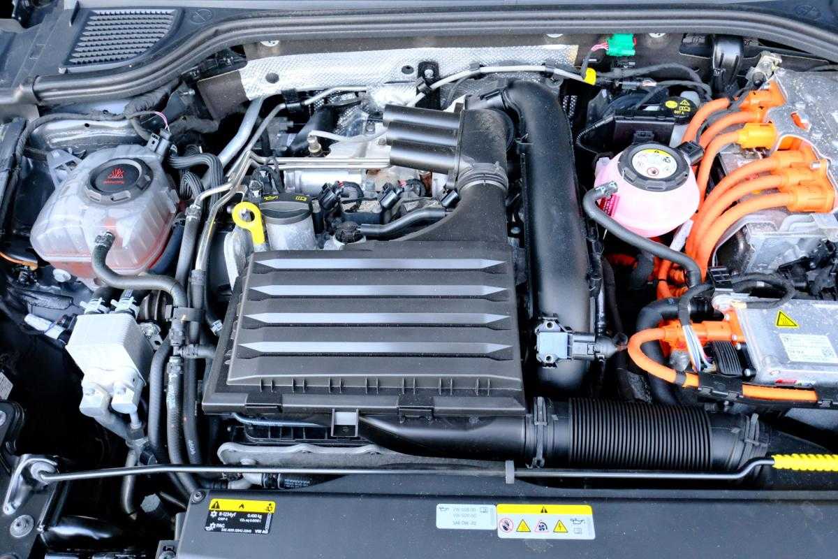 volkswagen-golf-2022-hibrido-a-gasolina-1395cc