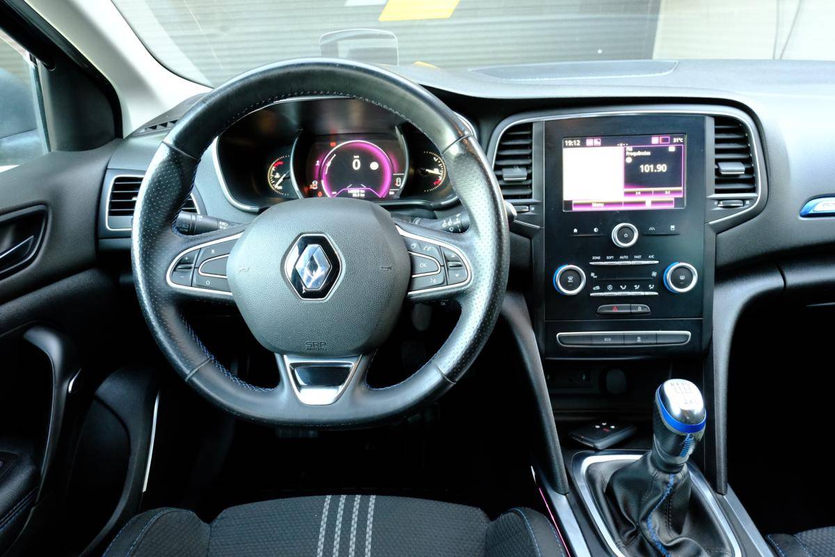 renault-megane-sport-tourer-2017-diesel-1461cc
