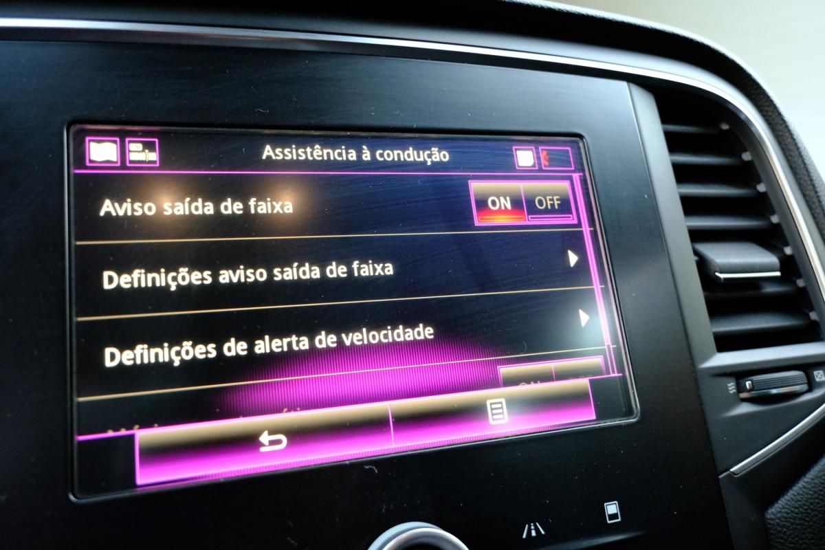 renault-megane-sport-tourer-2017-diesel-1461cc