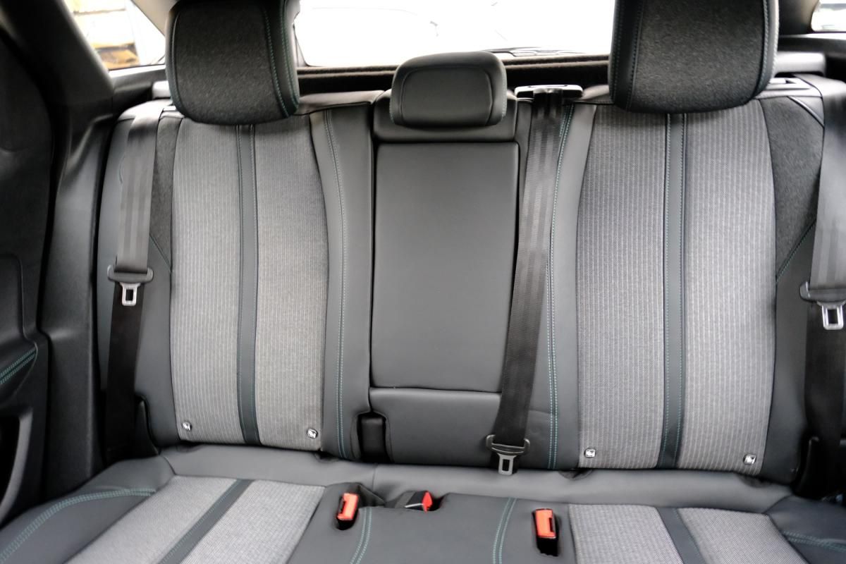 peugeot-3008-2023-hibrido-a-gasolina-1598cc