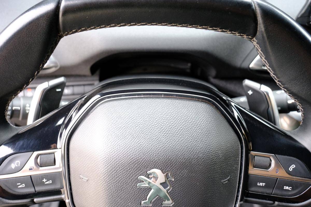 peugeot-3008-2023-hibrido-a-gasolina-1598cc
