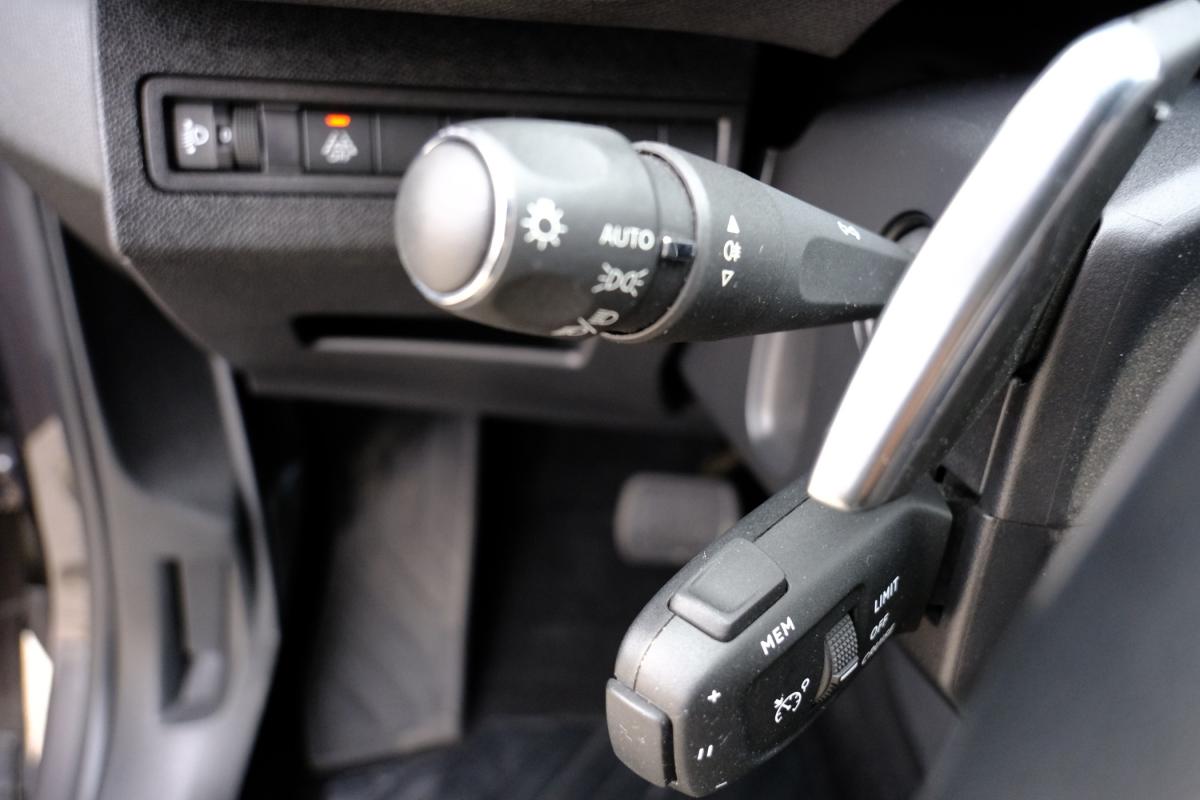peugeot-3008-2023-hibrido-a-gasolina-1598cc