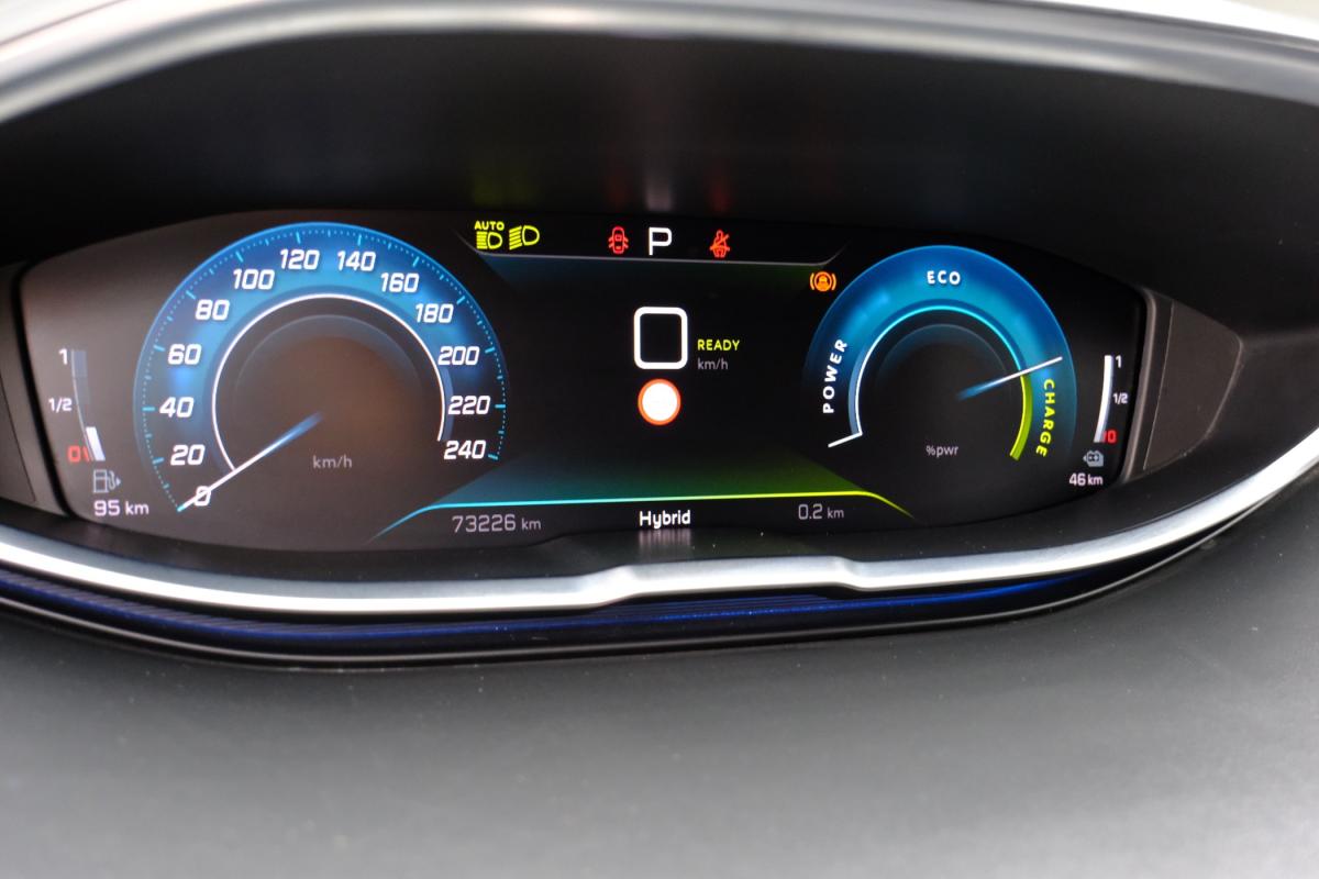 peugeot-3008-2023-hibrido-a-gasolina-1598cc