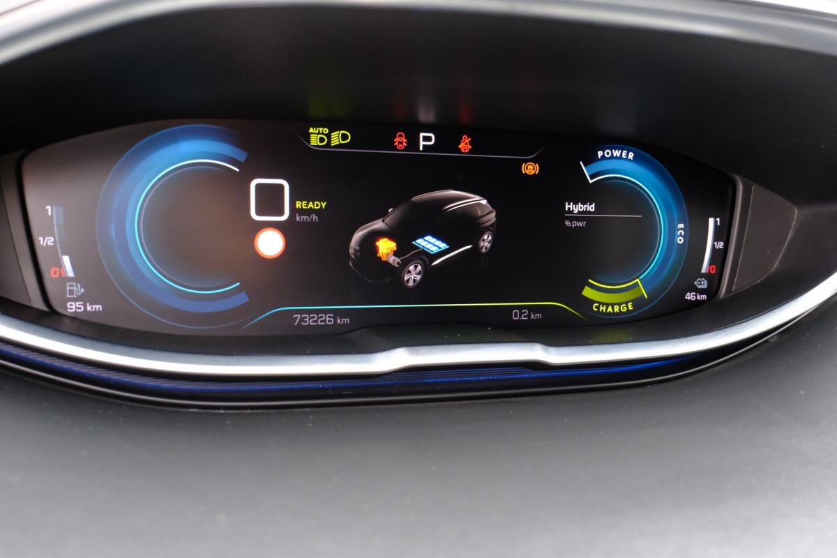 peugeot-3008-2023-hibrido-a-gasolina-1598cc