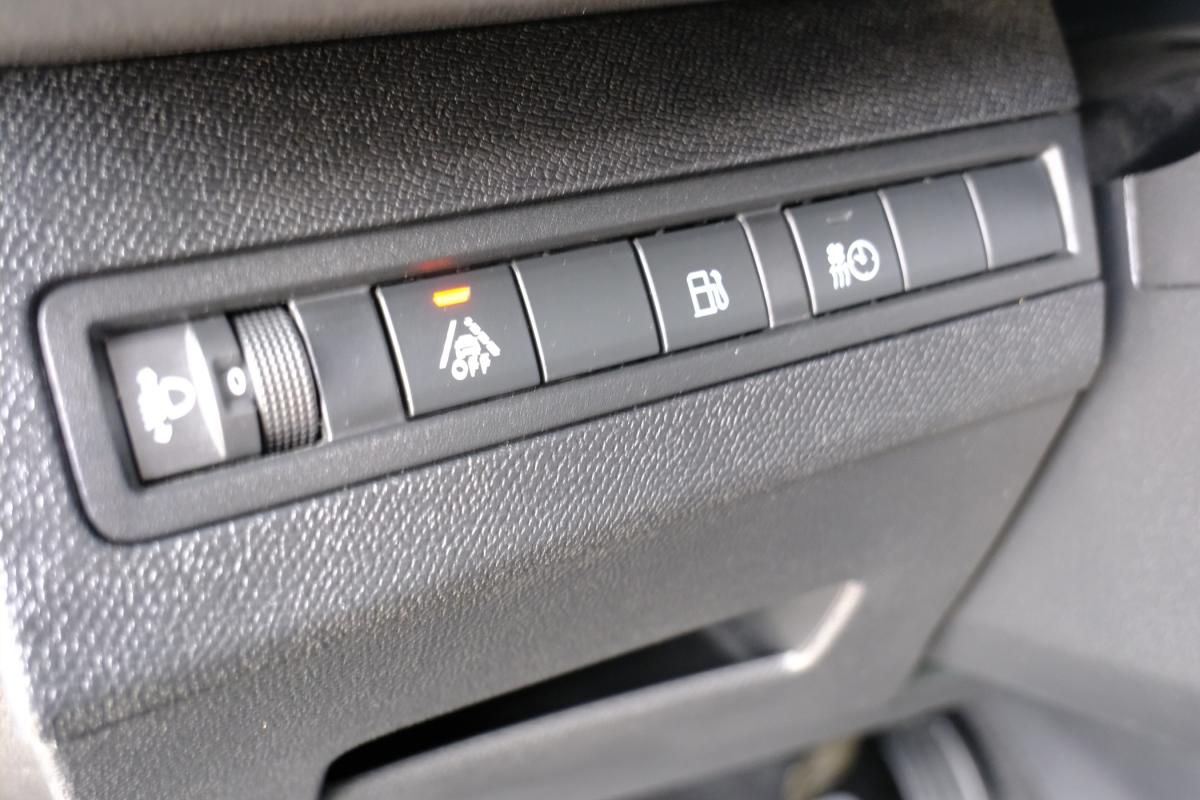 peugeot-3008-2023-hibrido-a-gasolina-1598cc
