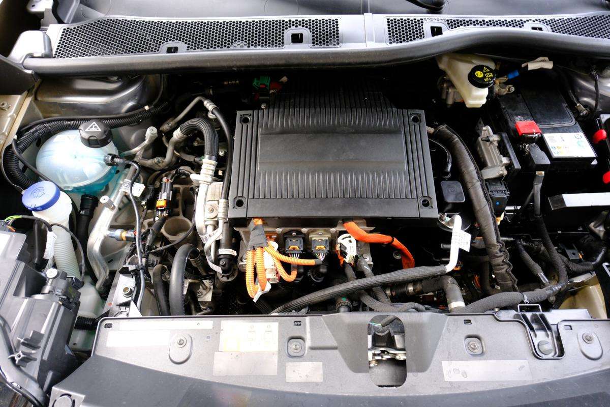 peugeot-2008-2023-eletrico-0cc