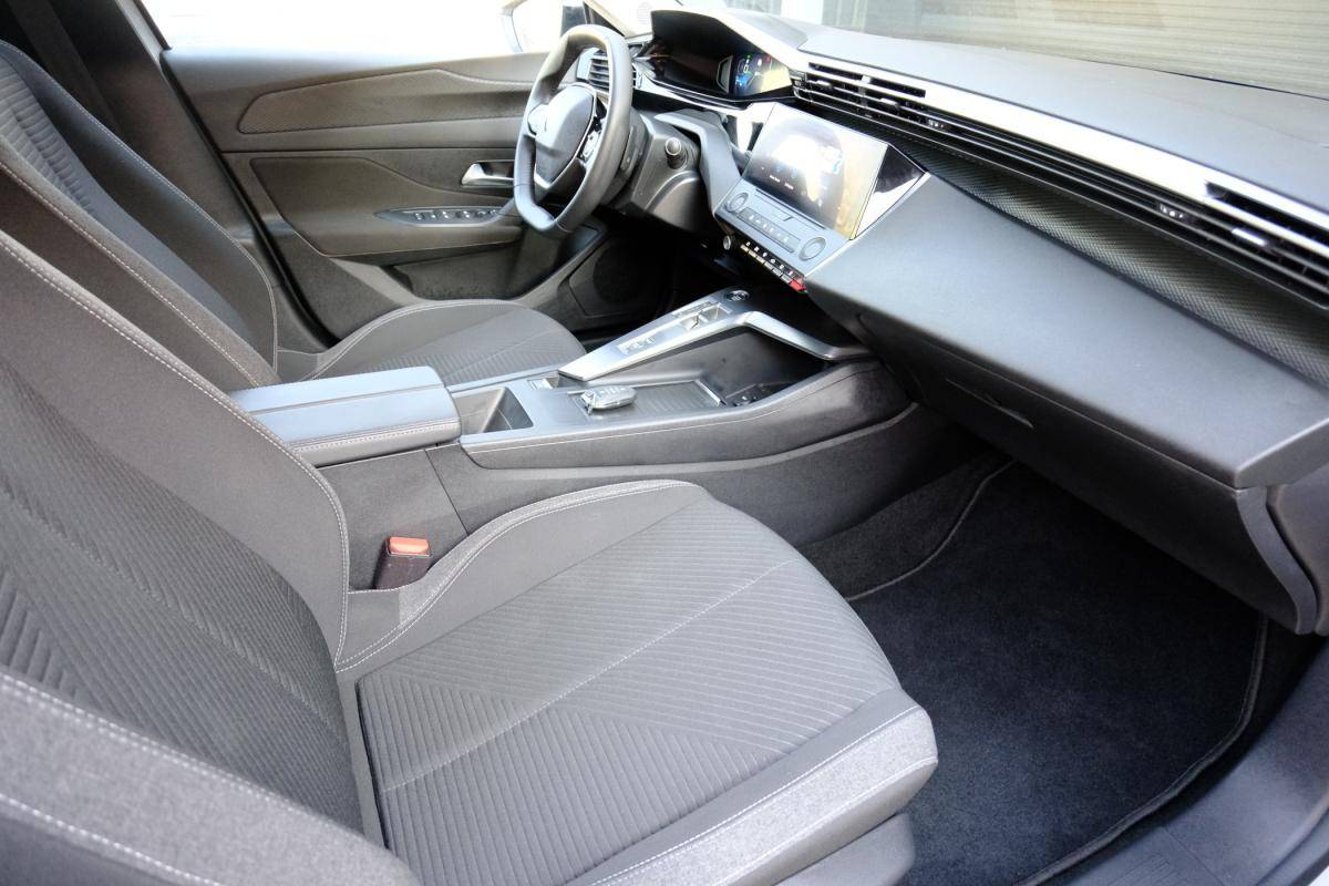 peugeot-308-2023-hibrido-a-gasolina-1598cc