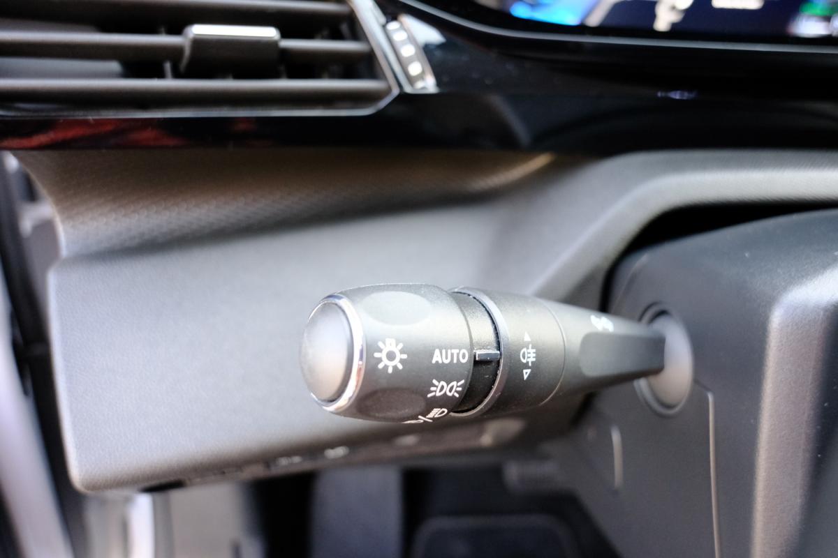 peugeot-308-2023-hibrido-a-gasolina-1598cc