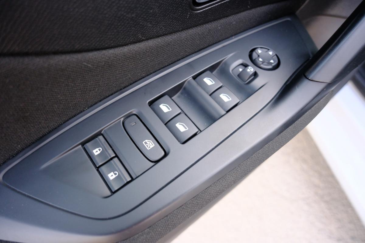 peugeot-308-2023-hibrido-a-gasolina-1598cc