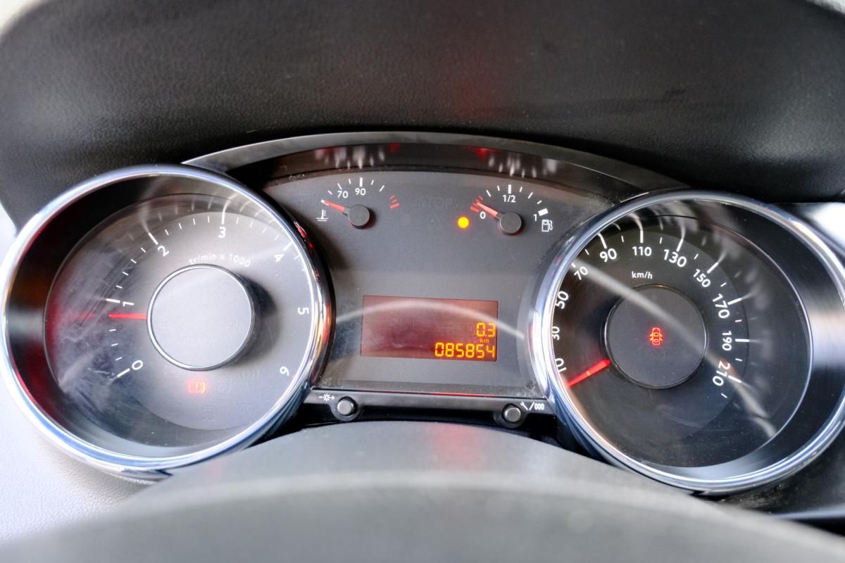 peugeot-3008-2015-diesel-1560cc