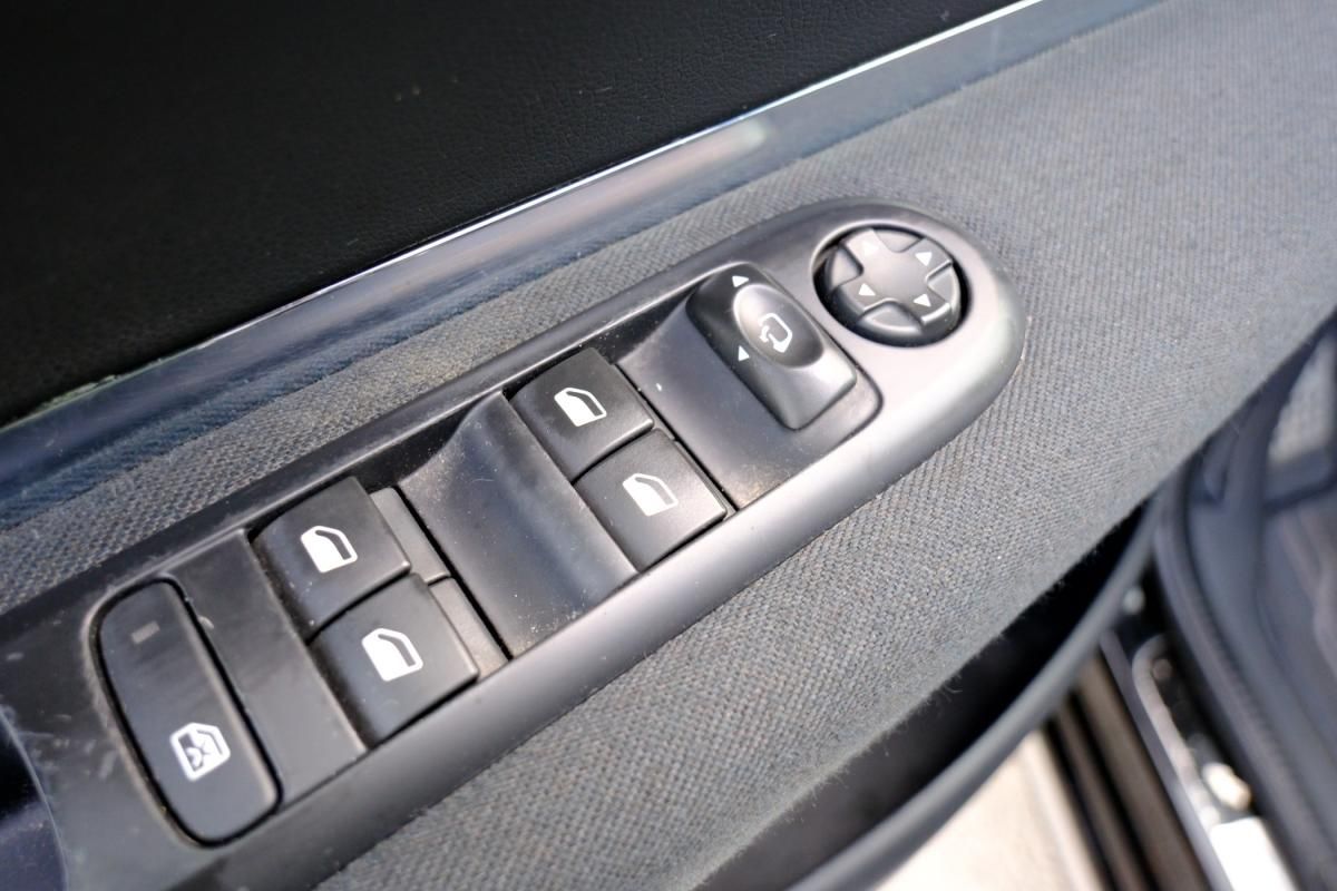 peugeot-3008-2015-diesel-1560cc