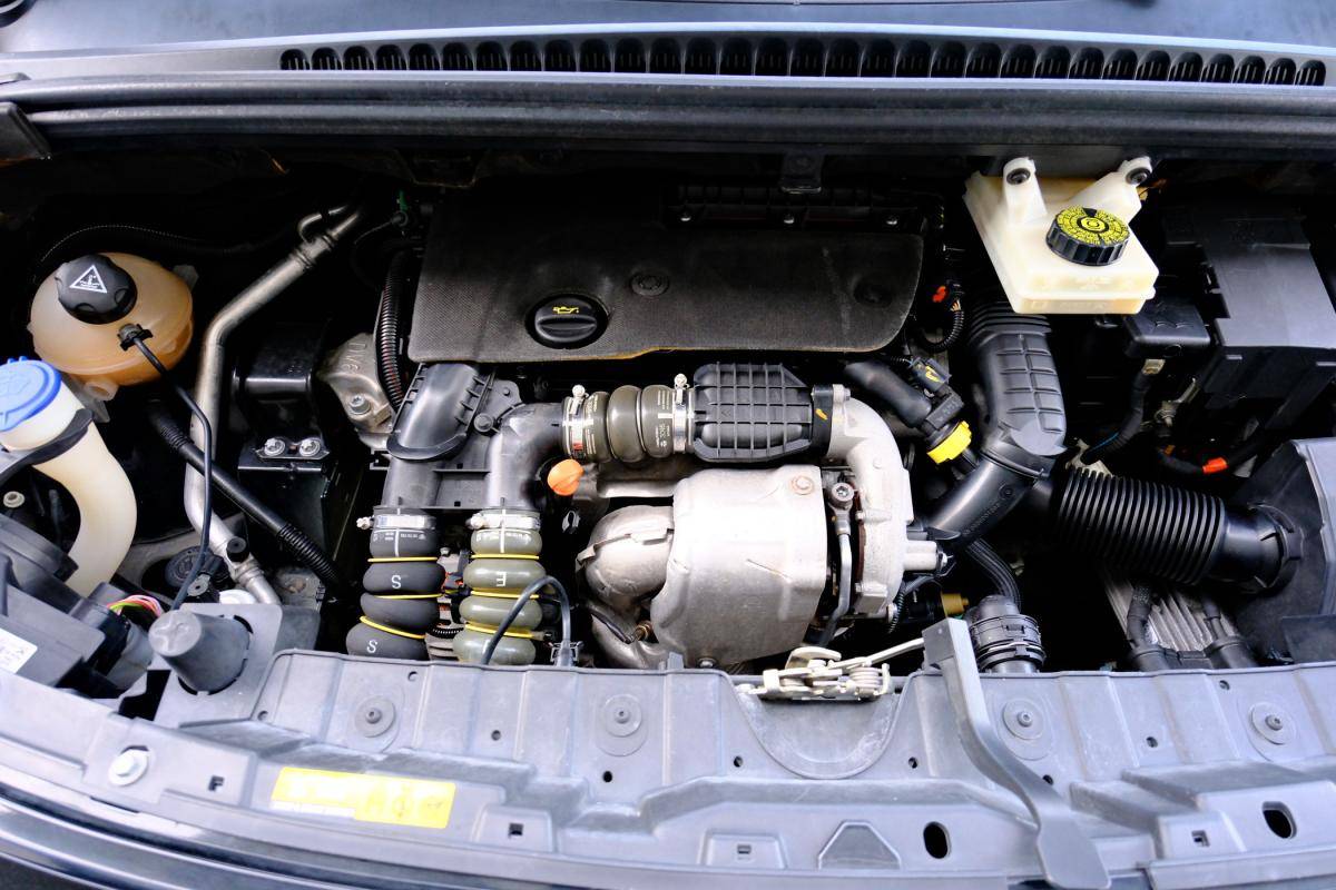 peugeot-3008-2015-diesel-1560cc