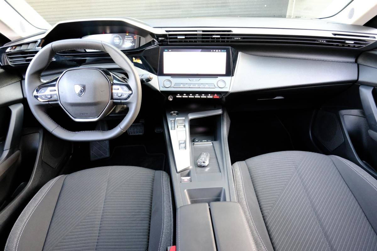 peugeot-308-2023-hibrido-a-gasolina-1598cc