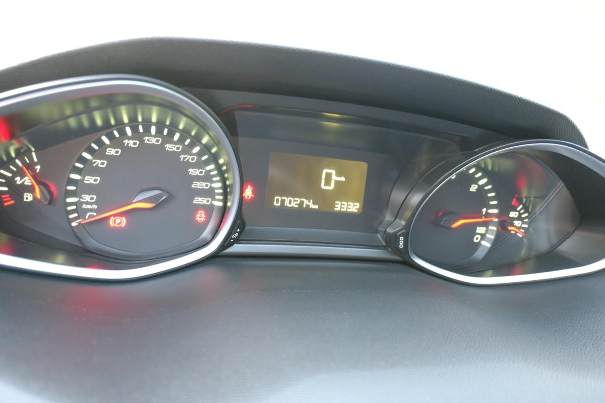 peugeot-308-sw-2019-diesel-1499cc