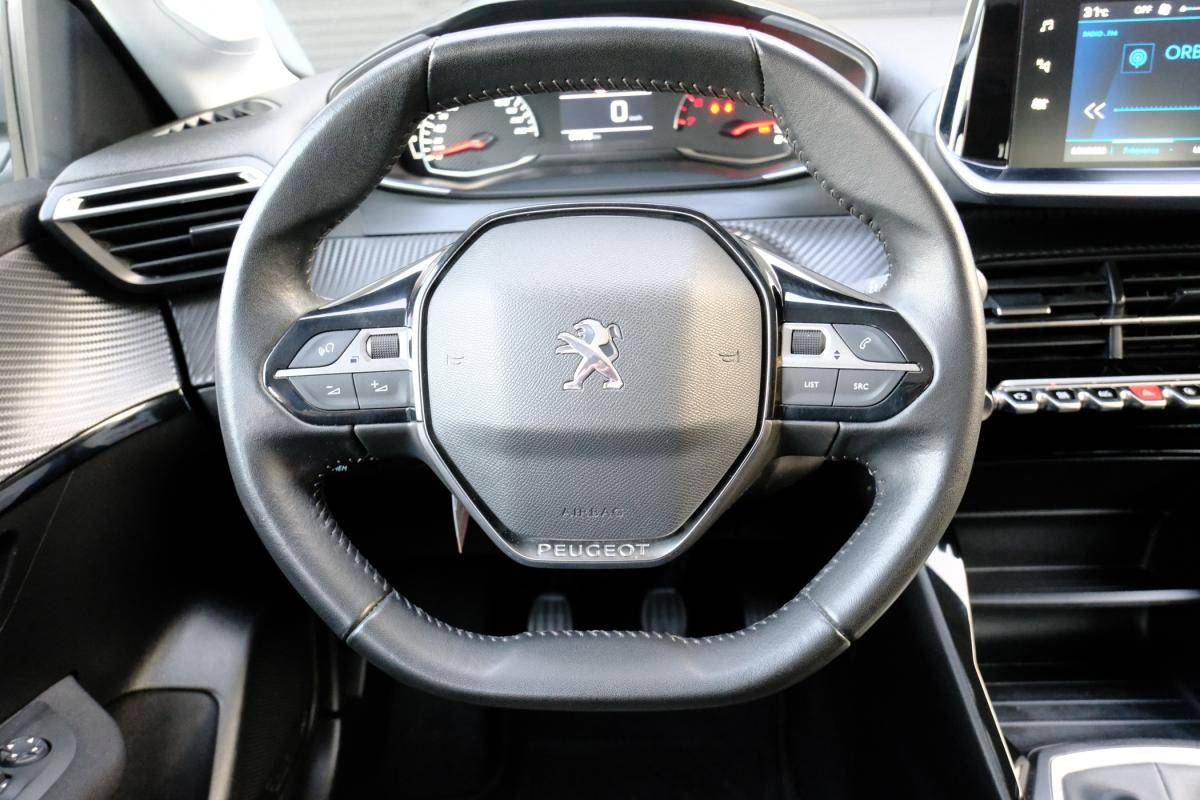 peugeot-208-2021-gasolina-1199cc