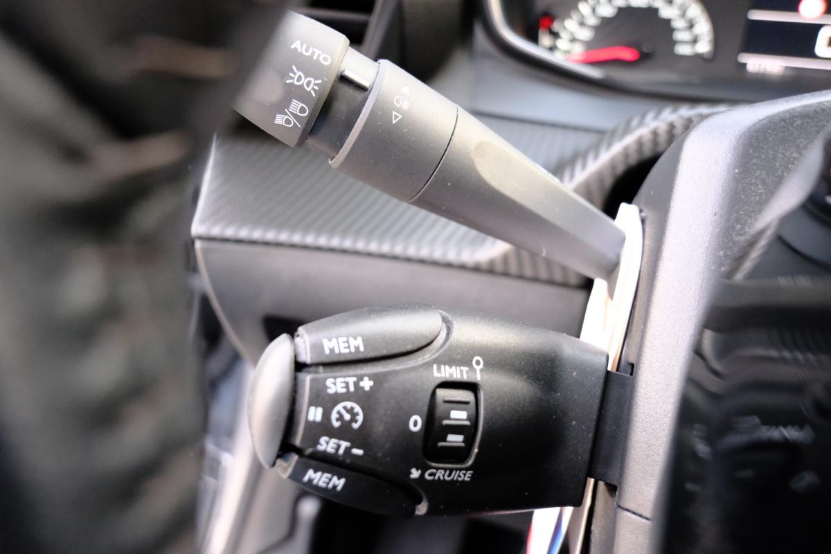peugeot-208-2021-gasolina-1199cc