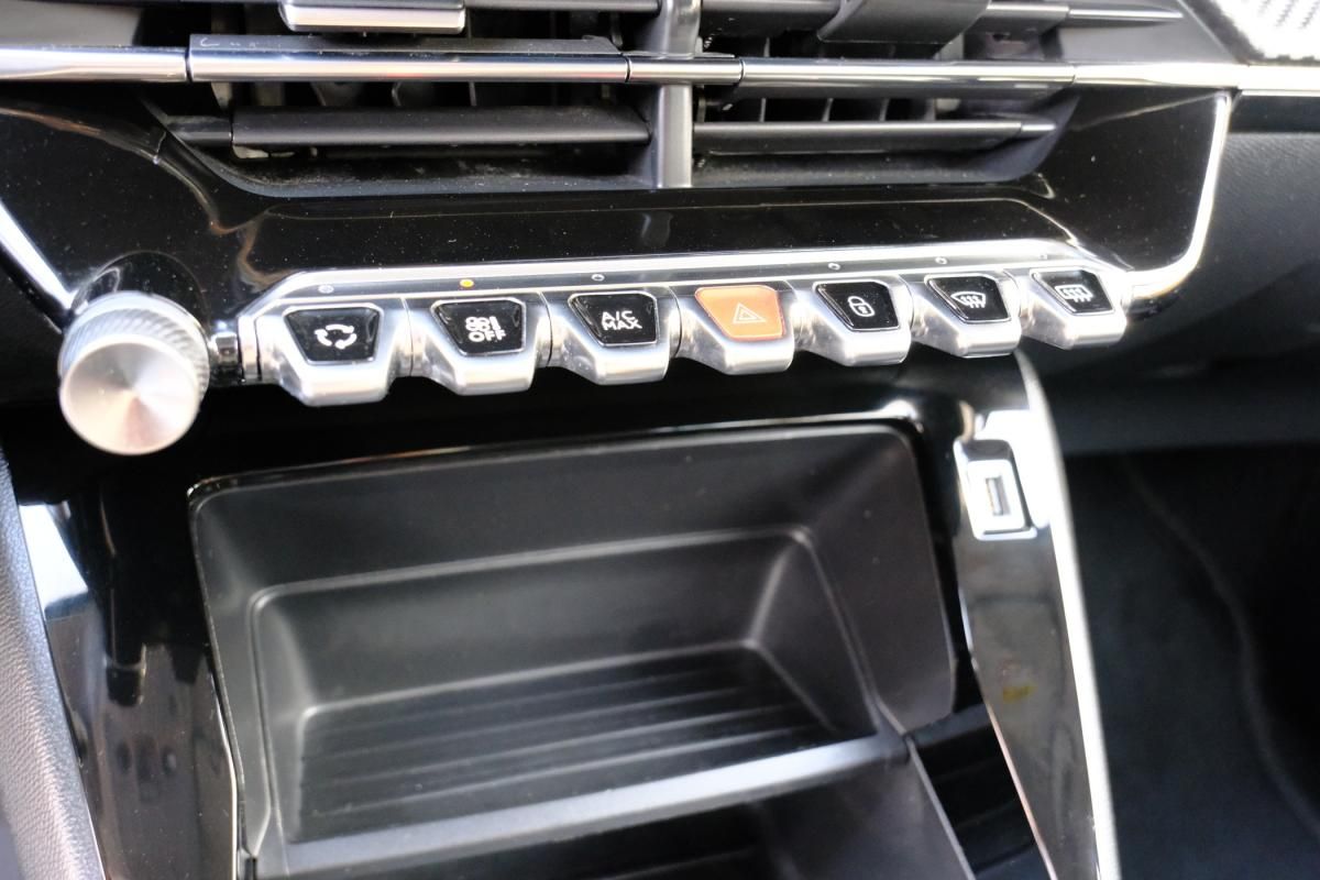 peugeot-208-2021-gasolina-1199cc