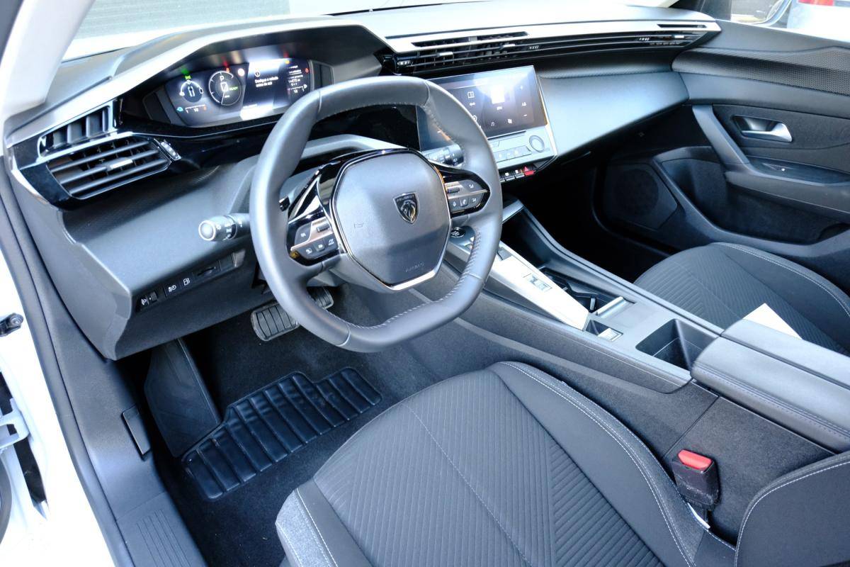 peugeot-308-2023-hibrido-a-gasolina-1598cc