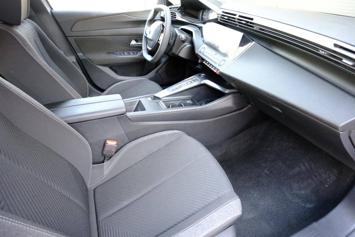 peugeot-308-2023-hibrido-a-gasolina-1598cc