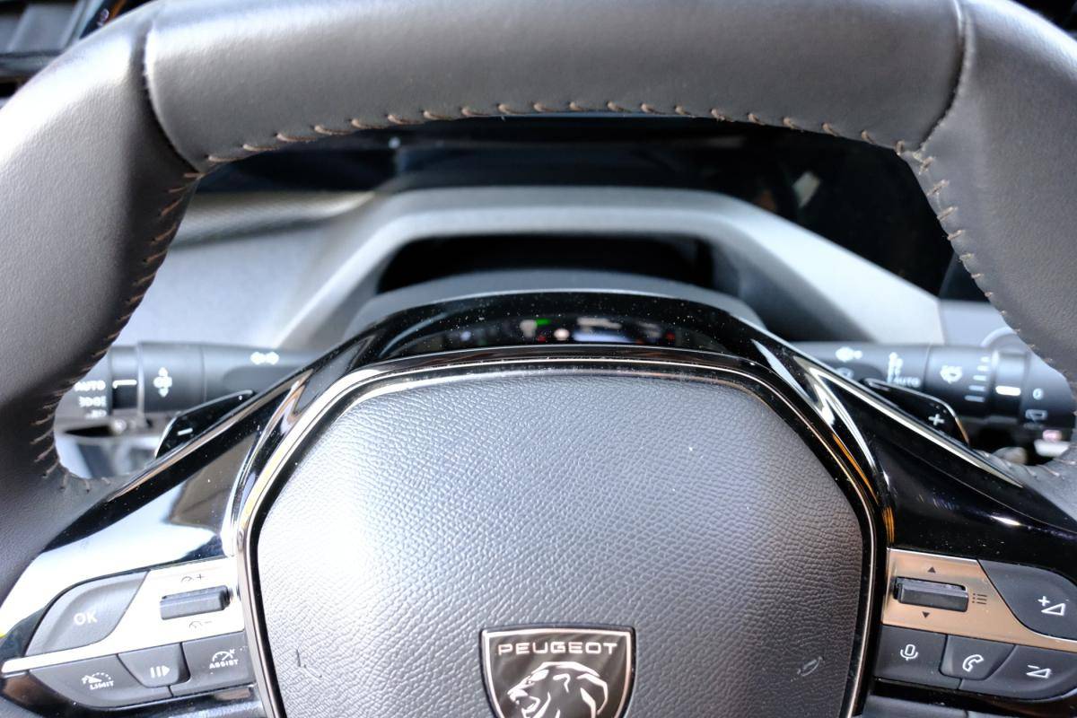peugeot-308-2023-hibrido-a-gasolina-1598cc