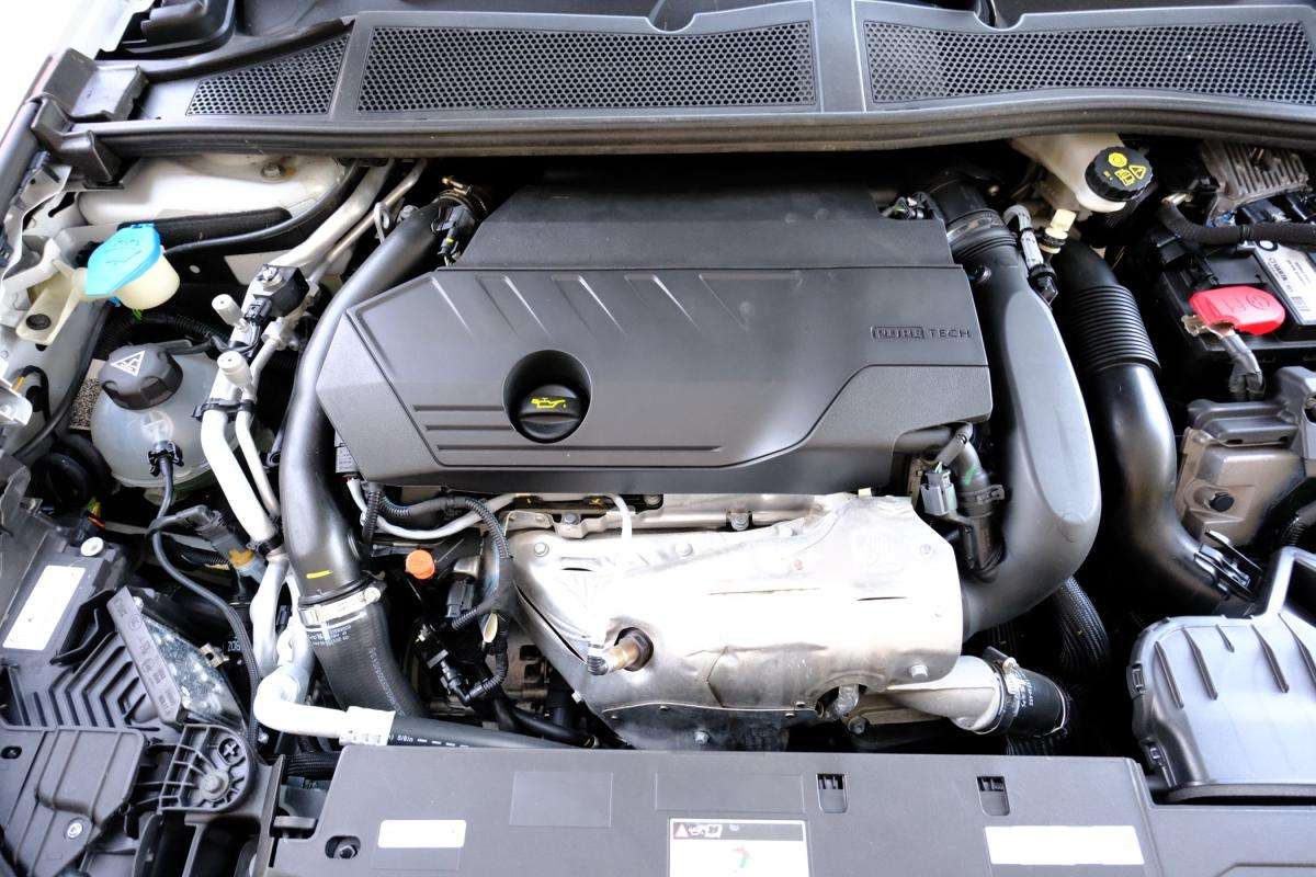 peugeot-308-2023-hibrido-a-gasolina-1598cc