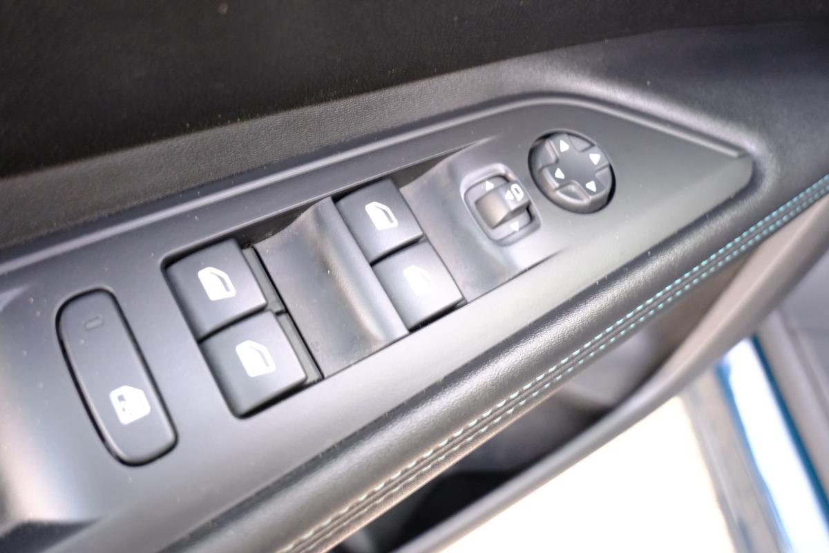 peugeot-3008-2022-gasolina-1199cc