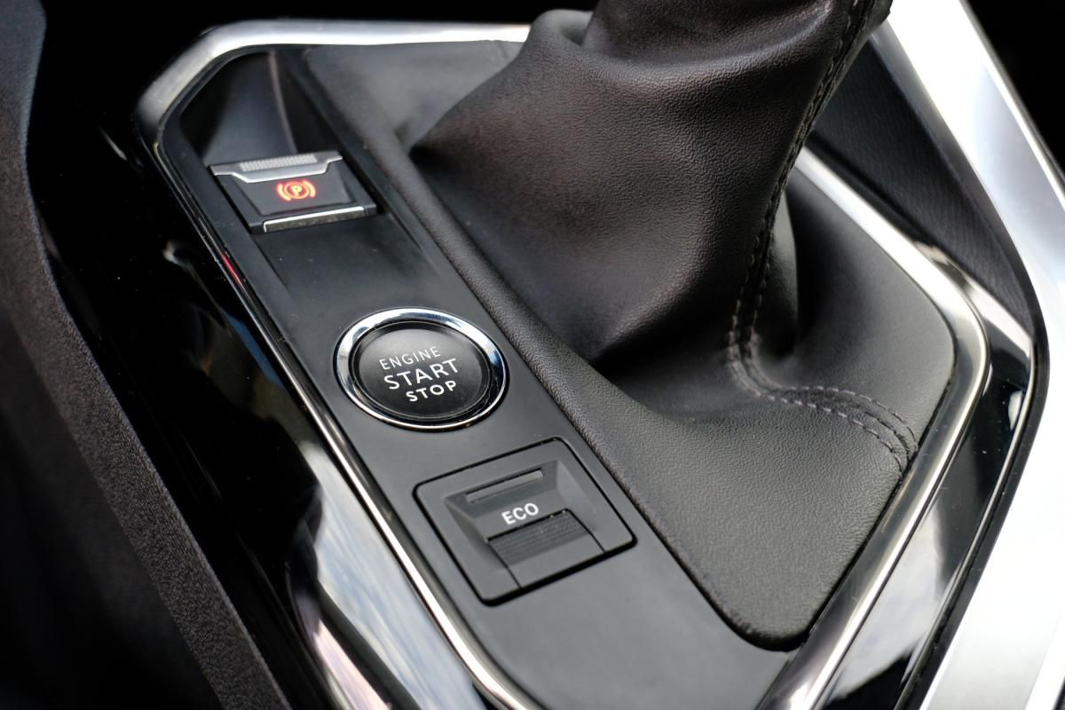 peugeot-3008-2022-gasolina-1199cc