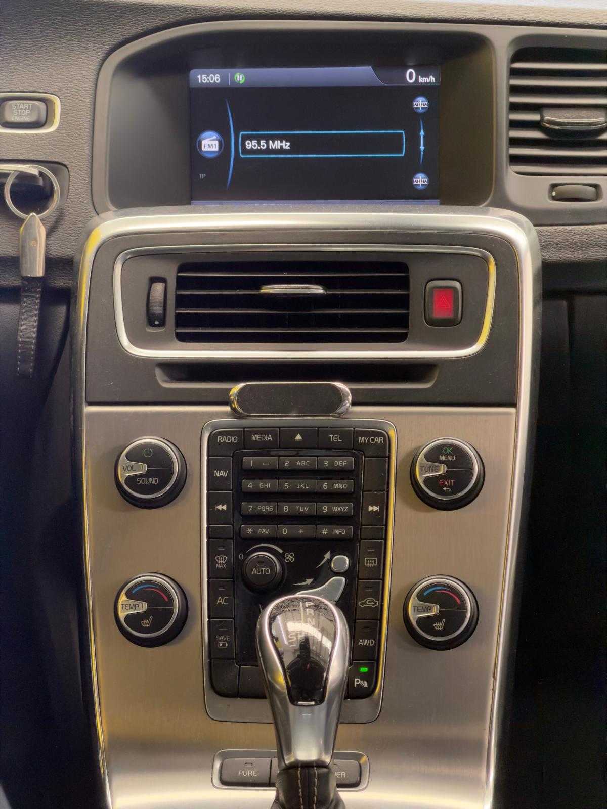 volvo-v60-2013-hibrido-a-diesel-2400cc
