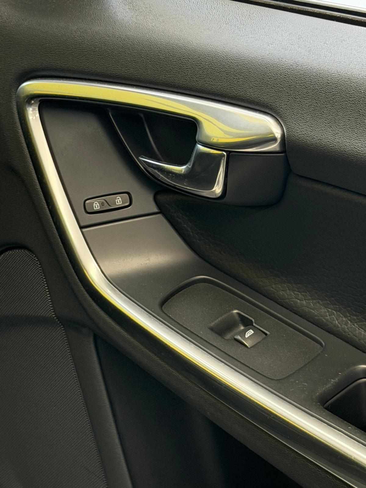 volvo-v60-2013-hibrido-a-diesel-2400cc