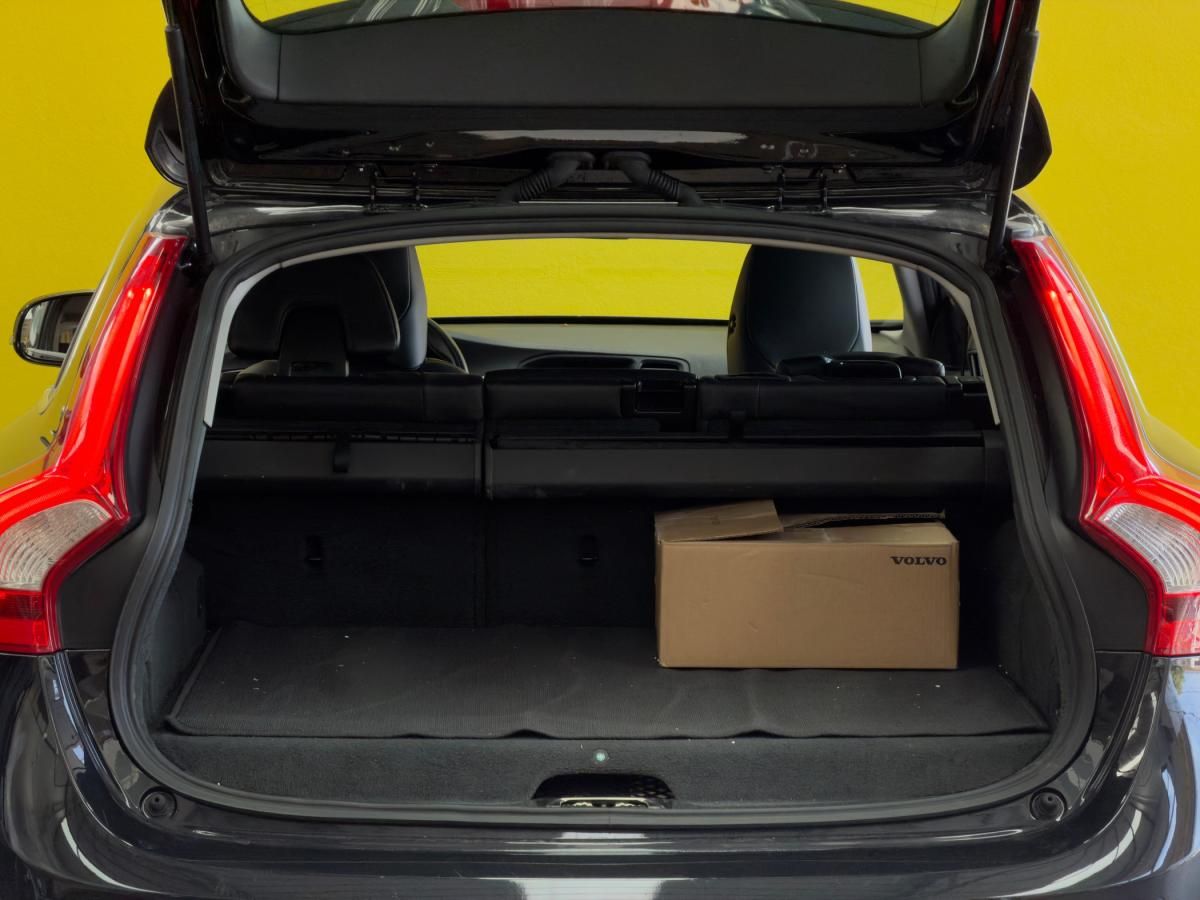 volvo-v60-2013-hibrido-a-diesel-2400cc