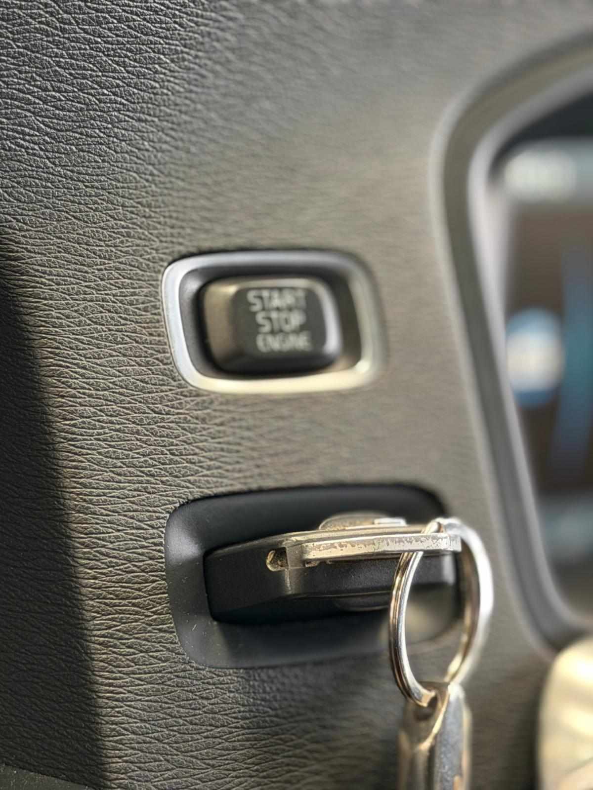 volvo-v60-2013-hibrido-a-diesel-2400cc