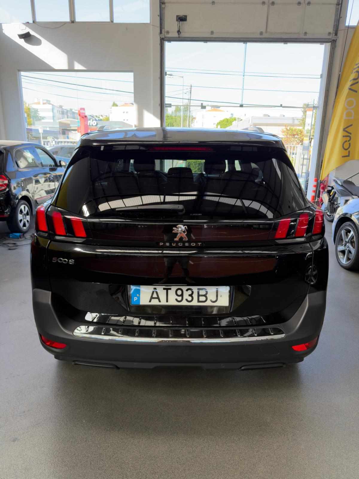 peugeot-5008-2018-diesel-1499cc