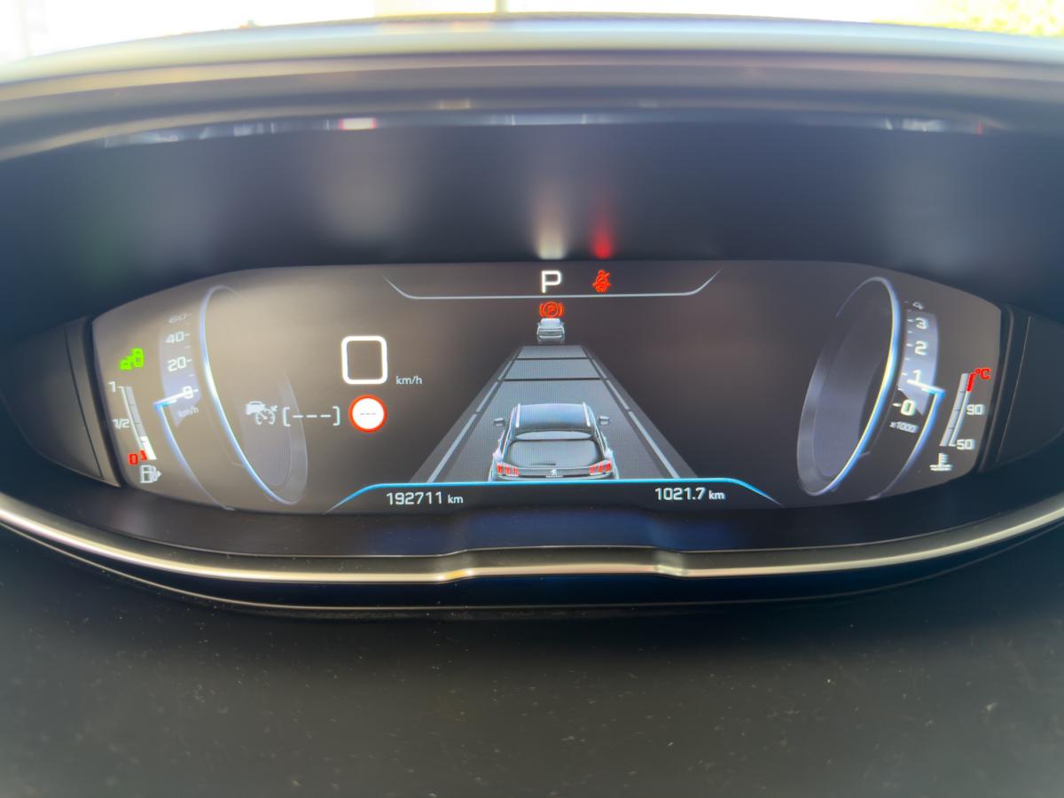 peugeot-5008-2018-diesel-1499cc