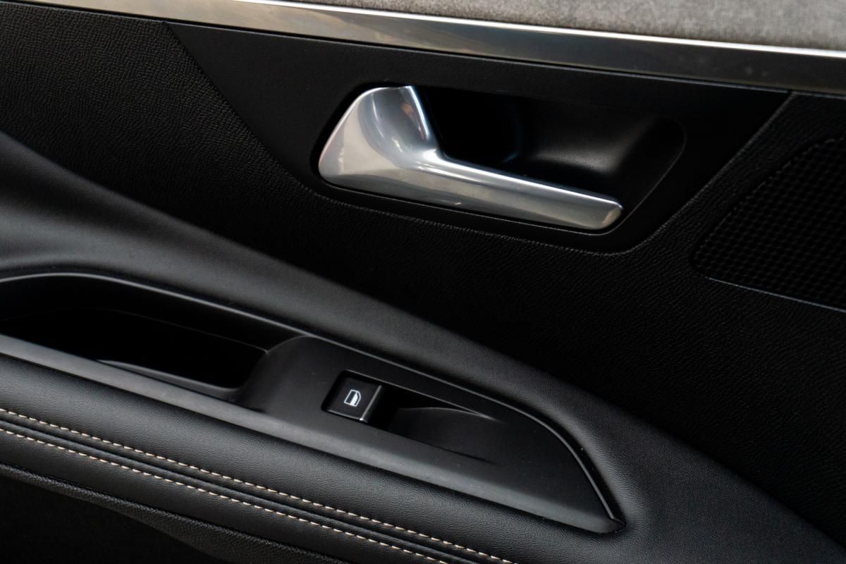 peugeot-3008-2023-gasolina-1199cc