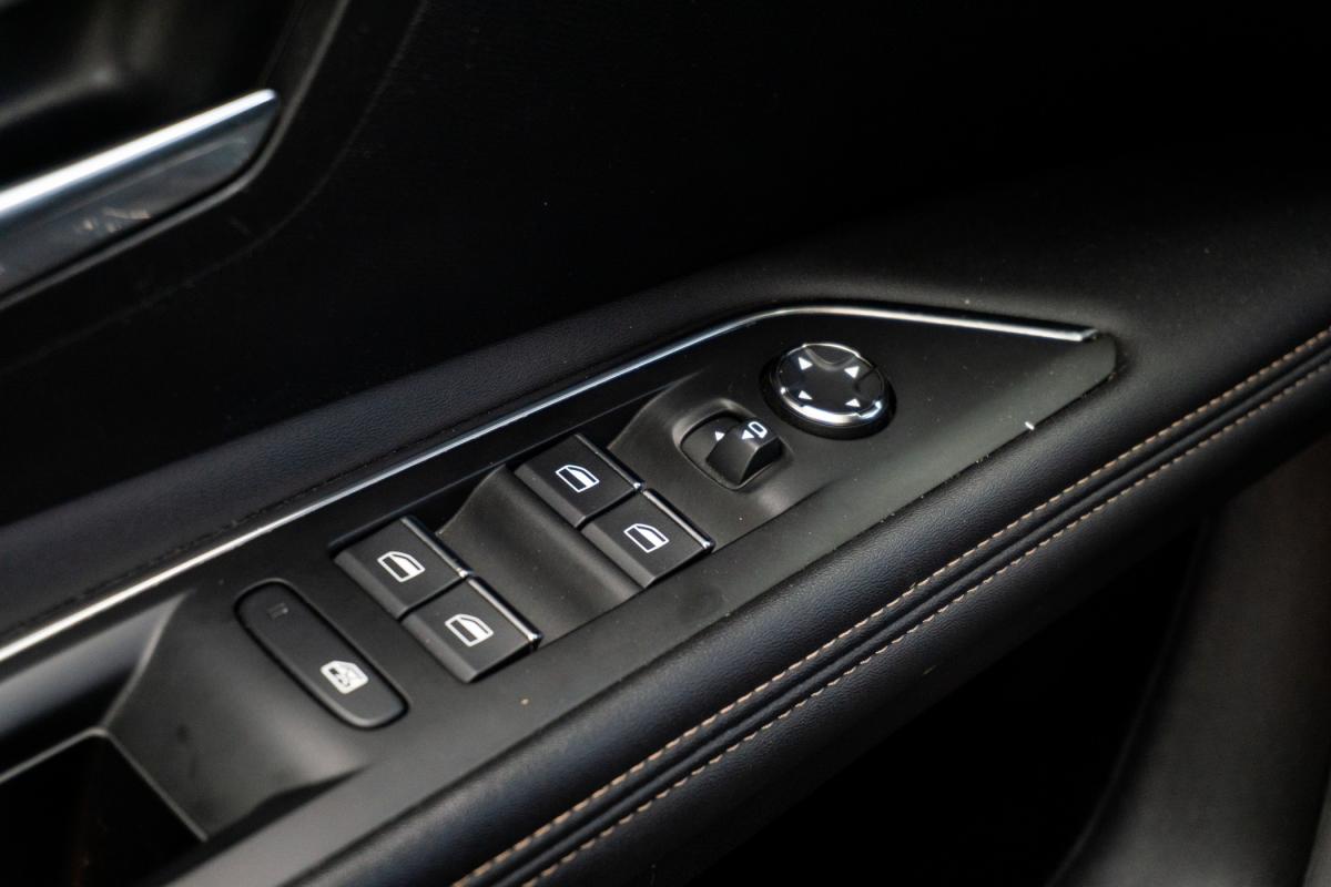 peugeot-3008-2023-gasolina-1199cc
