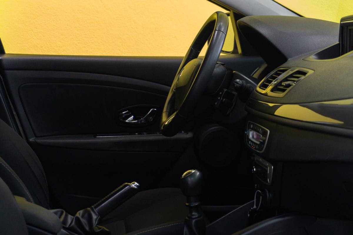 renault-megane-sport-tourer-2015-diesel-1461cc