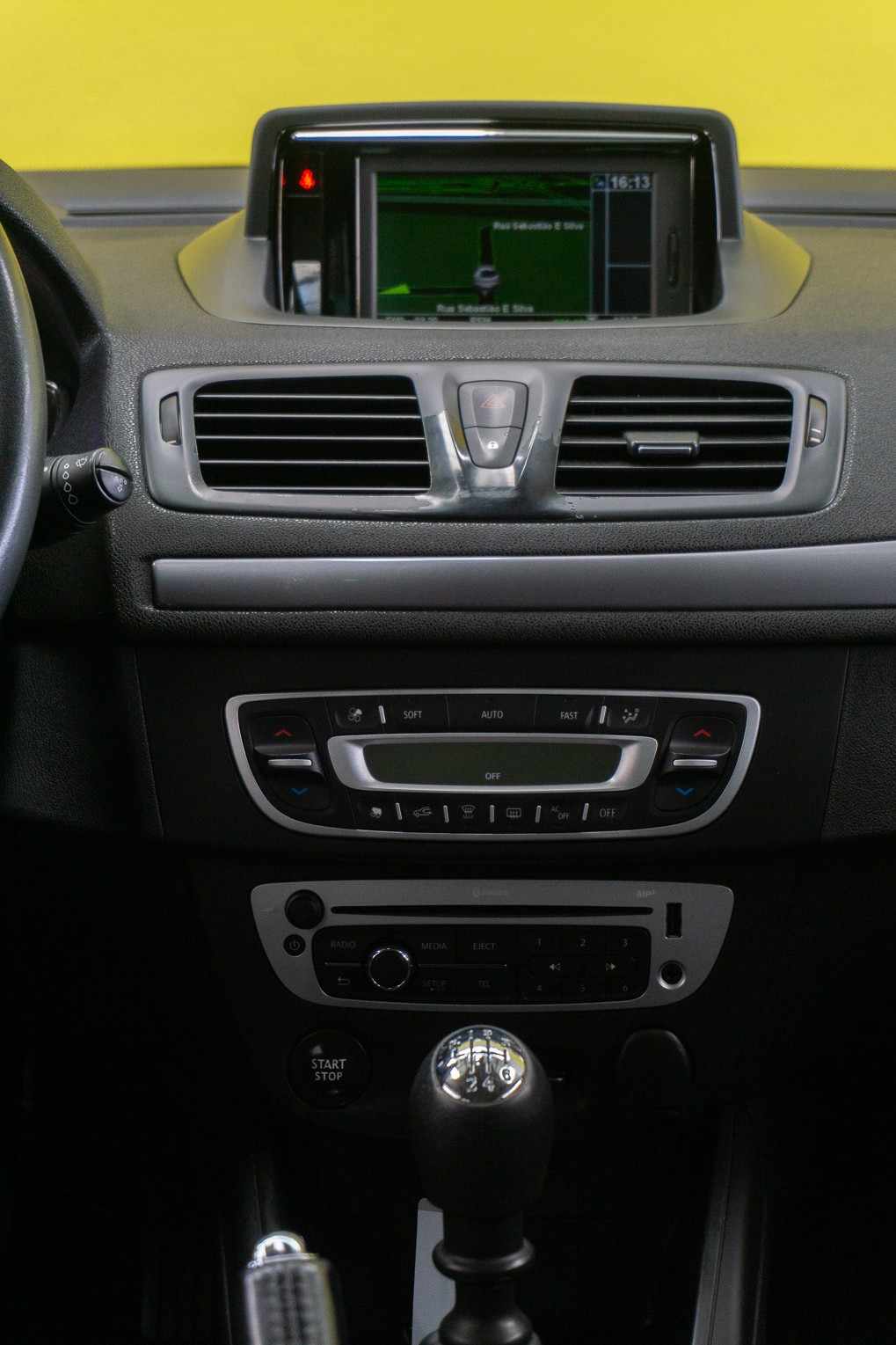 renault-megane-sport-tourer-2015-diesel-1461cc
