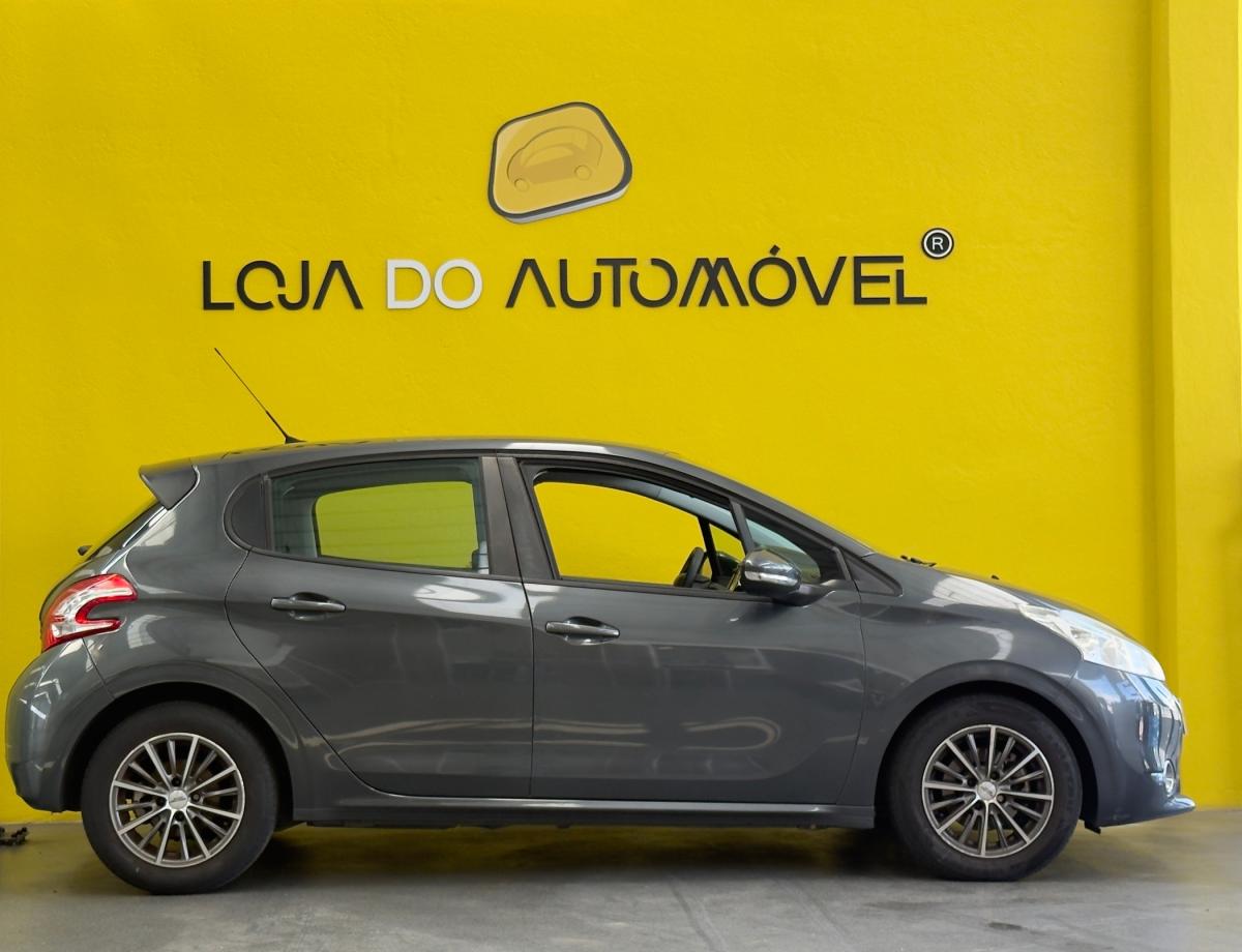 peugeot-208-2014-diesel-1560cc