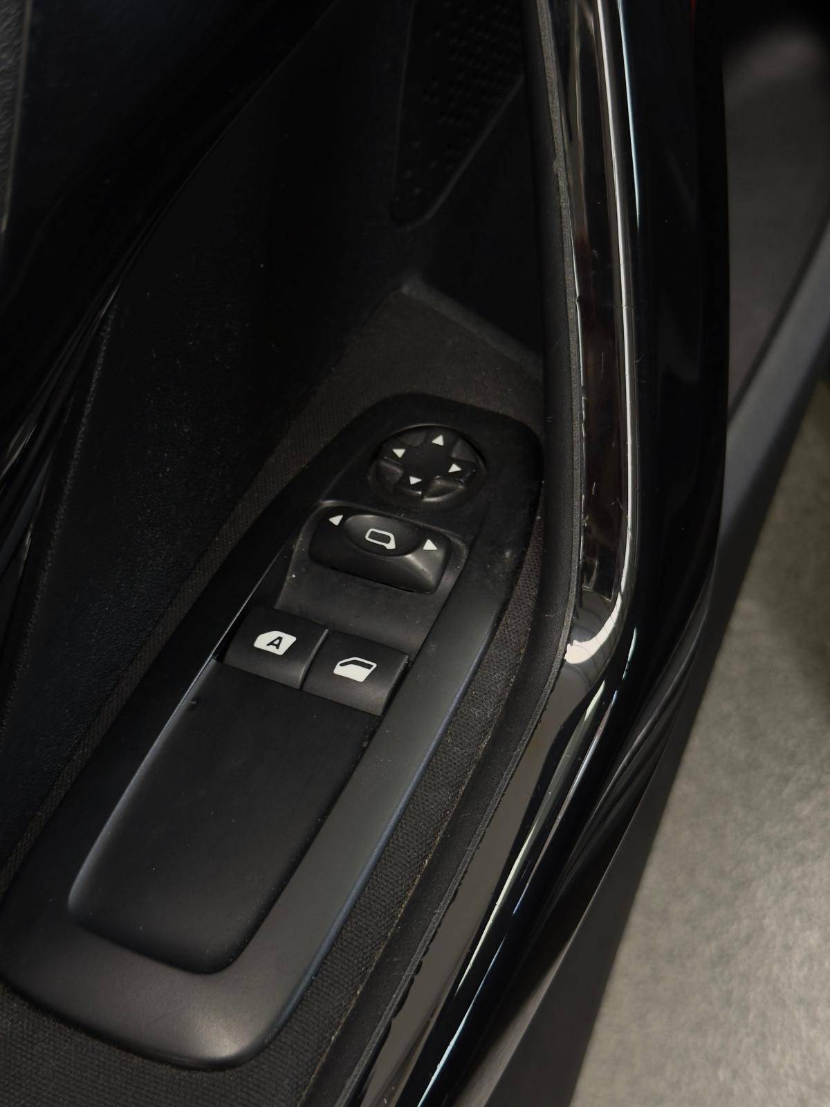 peugeot-208-2014-diesel-1560cc