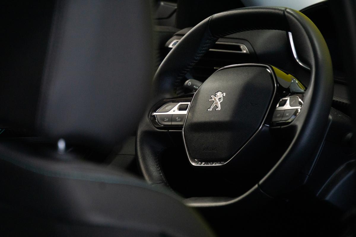 peugeot-2008-2022-diesel-1499cc