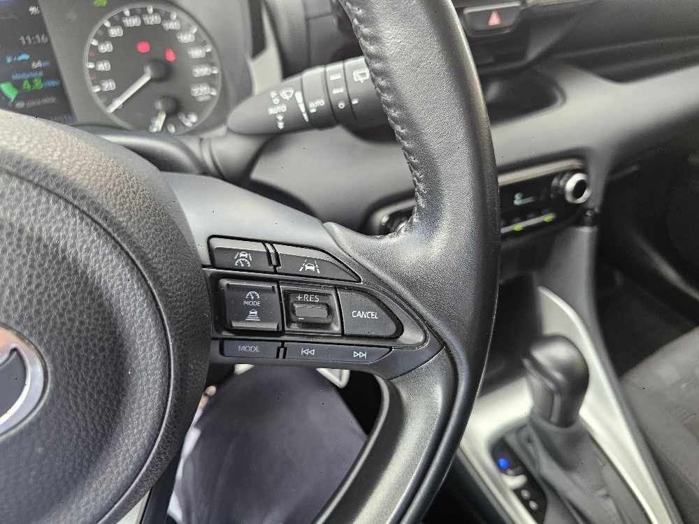 toyota-yaris-2024-hibrido-a-gasolina-1490cc