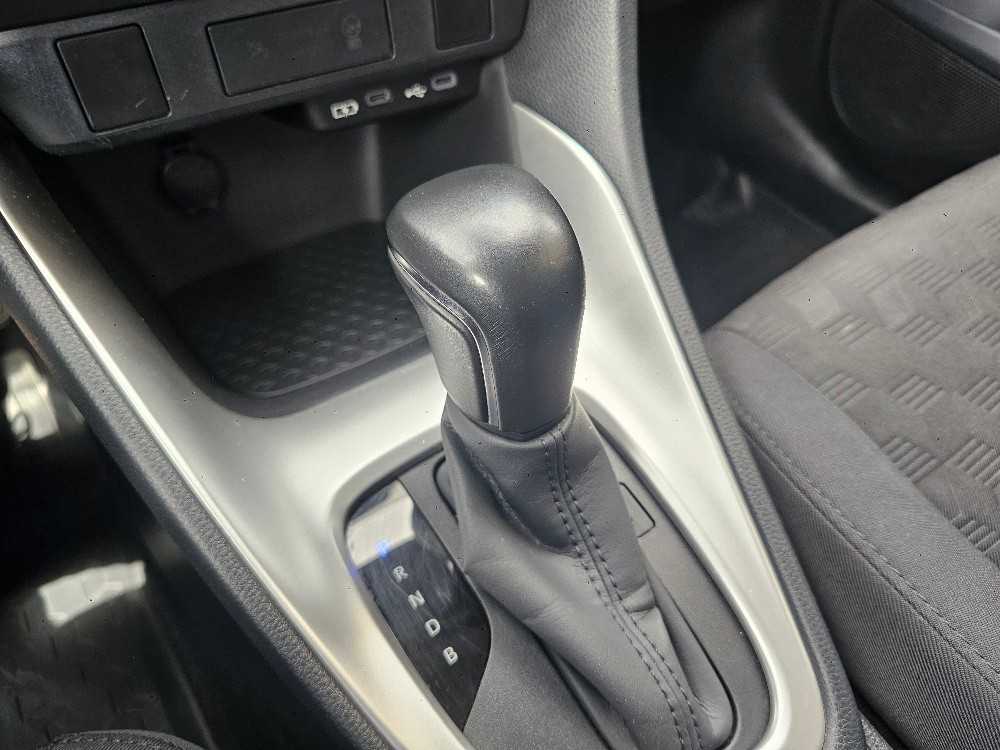 toyota-yaris-2024-hibrido-a-gasolina-1490cc
