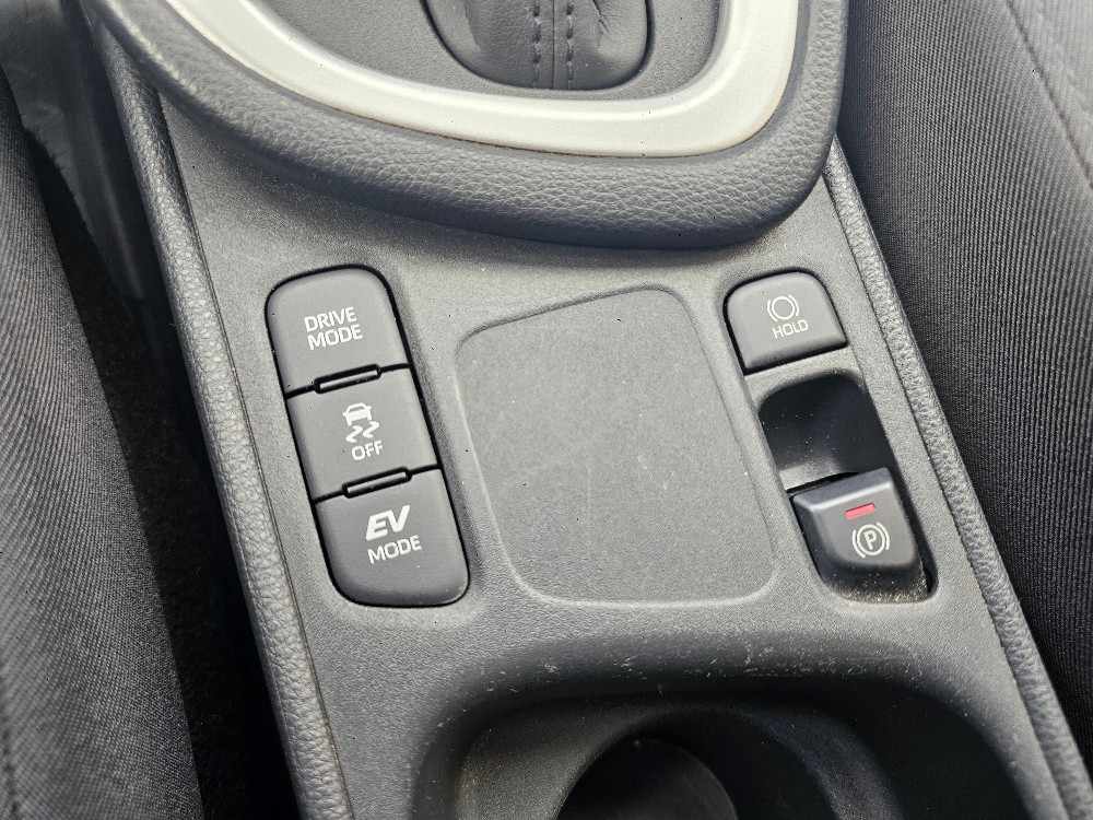 toyota-yaris-2024-hibrido-a-gasolina-1490cc