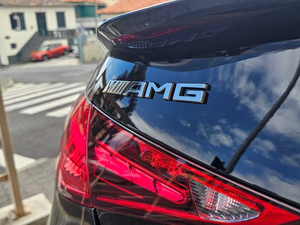 mercedes-benz-classe-c-2024-hibrido-a-gasolina-1991cc