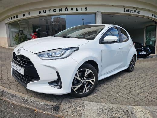 toyota-yaris-2024-hibrido-a-gasolina-1490cc