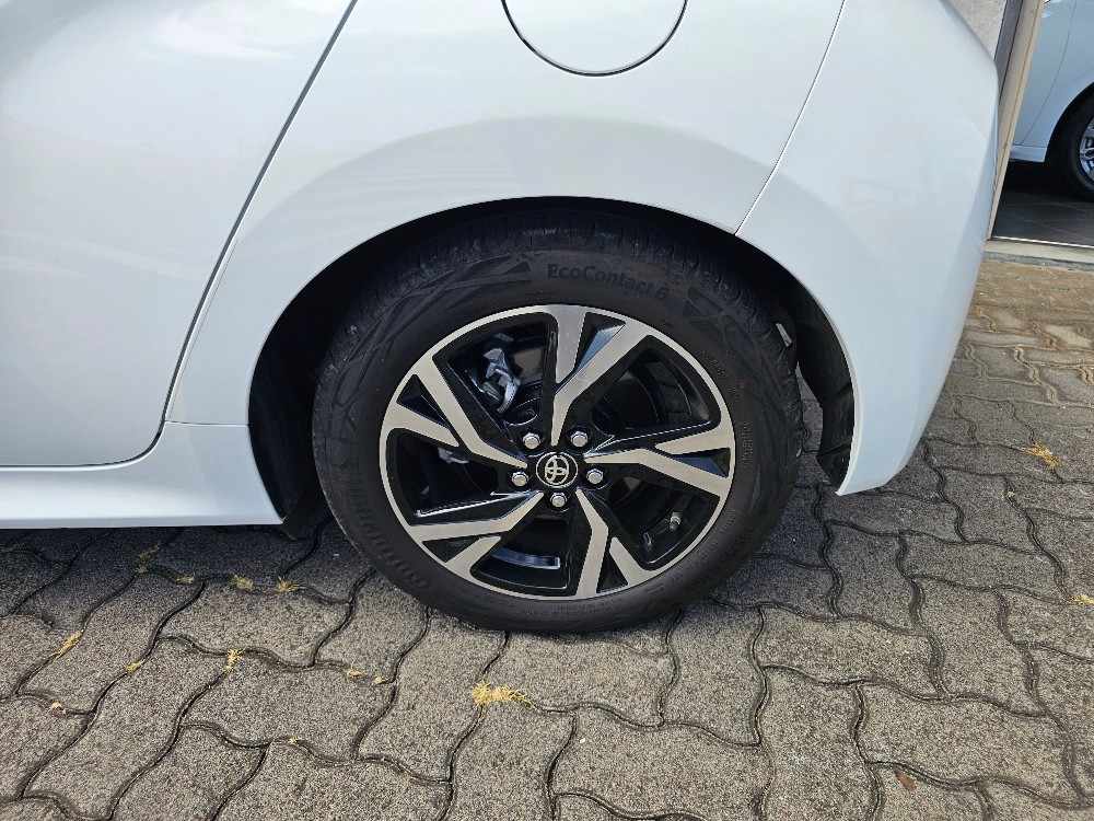 toyota-yaris-2024-hibrido-a-gasolina-1490cc