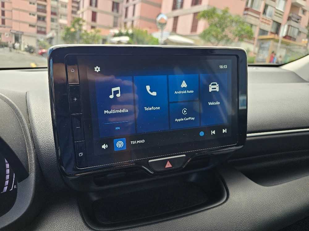 toyota-yaris-2024-hibrido-a-gasolina-1490cc